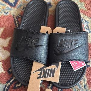 Size 13 NWT Nike Men’s Benassi Slides